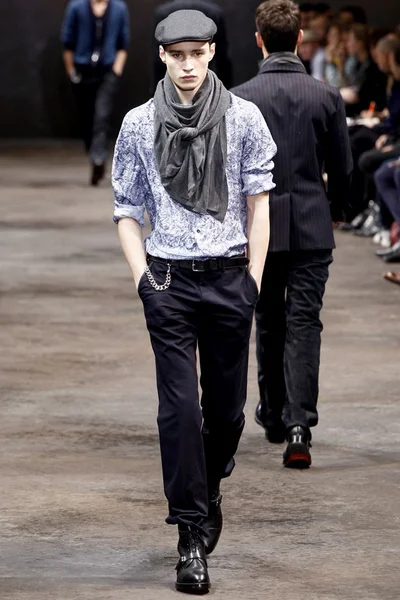 Look 33